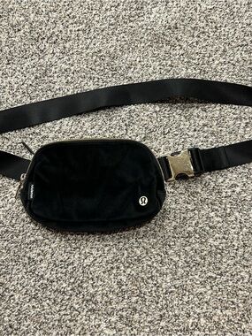 Lululemon Everywhere Belt Bag Black Velour Gold Hardware Travel Vacation